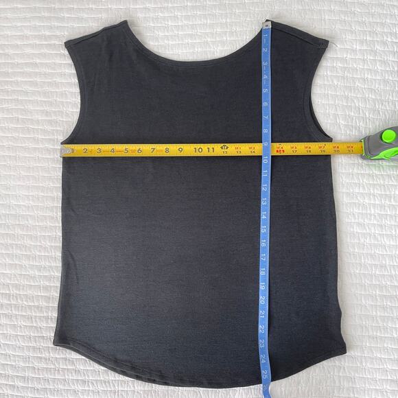 New Bundle of 2 Gap Women's Knit Short Sleeve Tops in Black and Gray Size M - Picture 9 of 9